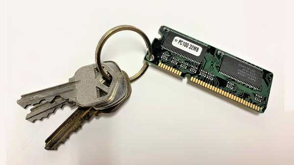 Bộ RAM làm thành móc chìa khóa